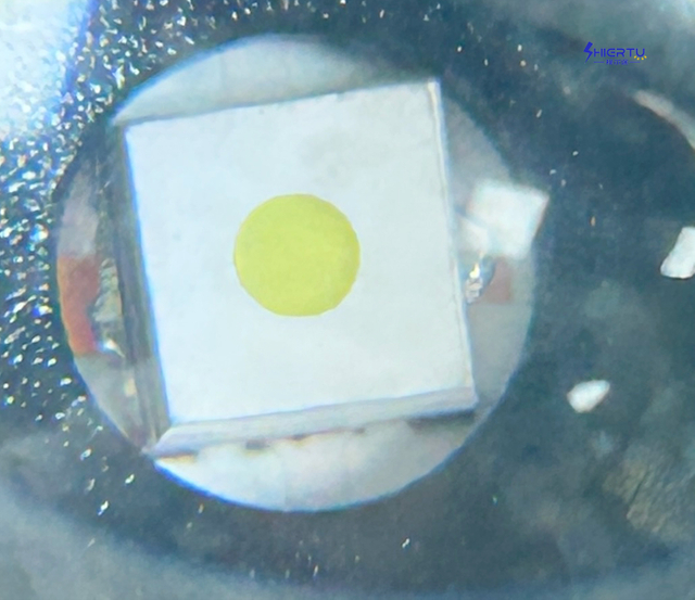 视尔途望远镜变焦ABS材质强光头灯-V591