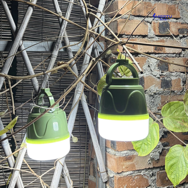 视尔途多功能太阳能充电户外野营灯泡-883