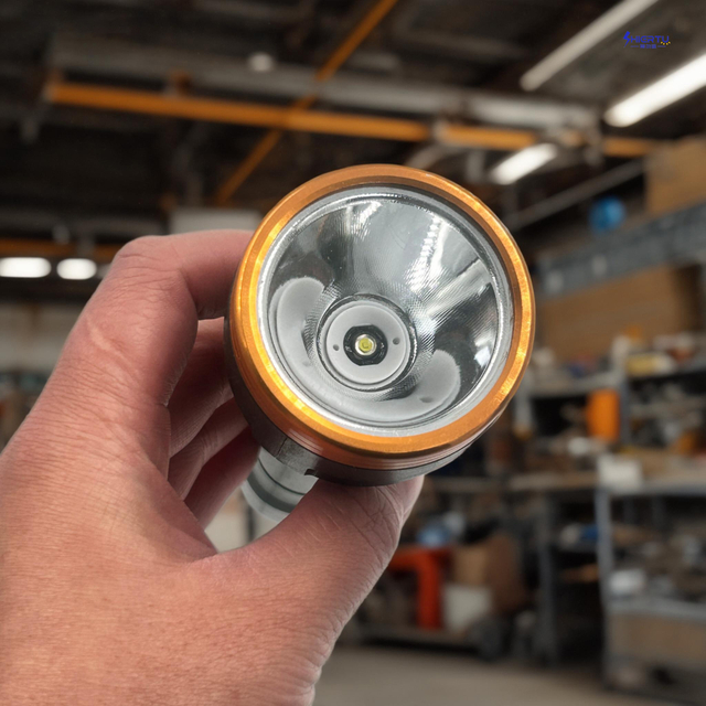 施尔图热销家用应急照明手电-802